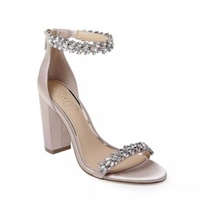 🆕️ Jewel Badgley Miscka Mayra Ankle Strap Sandals block heel - Champagne - 8